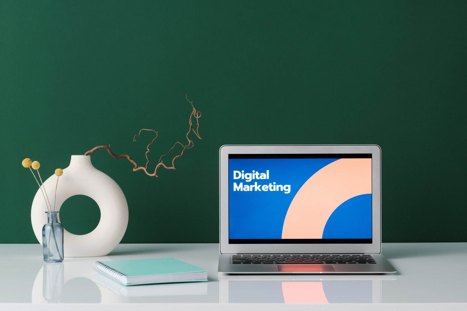 8 Reasons to Hire a Digital Marketing Agency